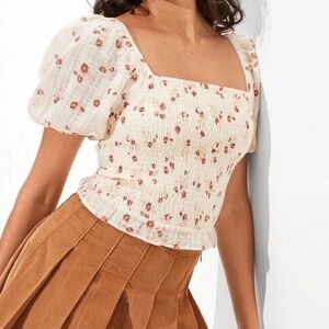 AE Floral Cream Floral Smocked Puff Sleeve Blouse